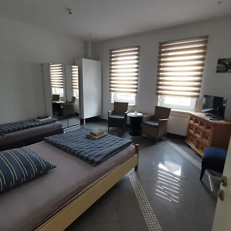 &monteurwohnung-parkplatz Neben Braunschweig Apartment